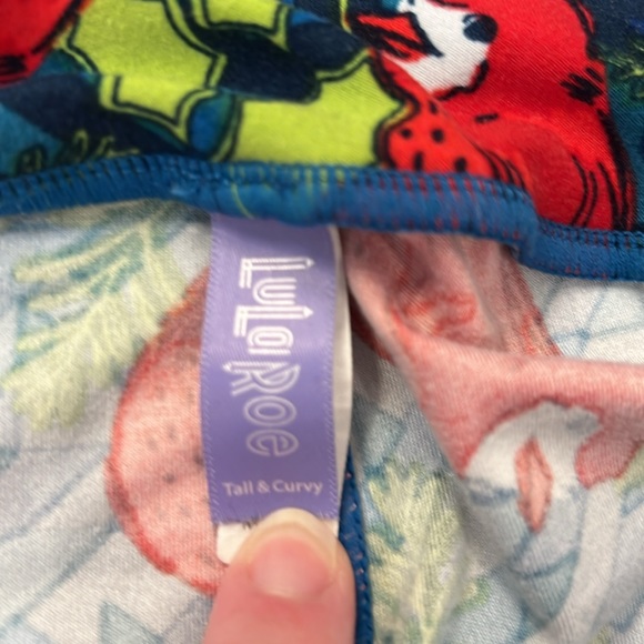 LulaRoe tall and curvy leggings - Picture 3 of 3